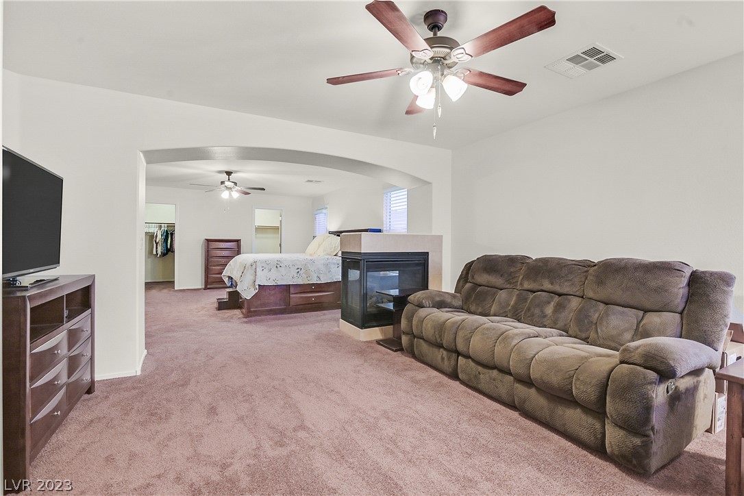 8132 Pink Desert Street