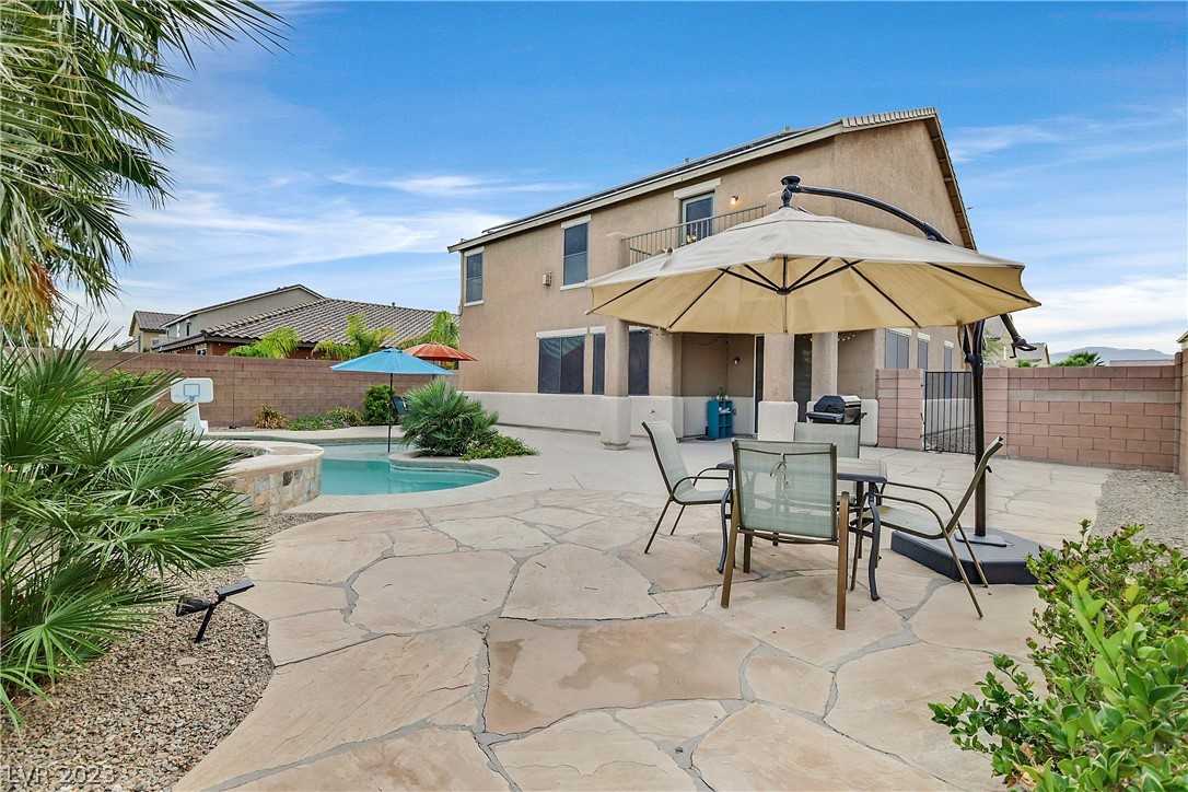 8132 Pink Desert Street