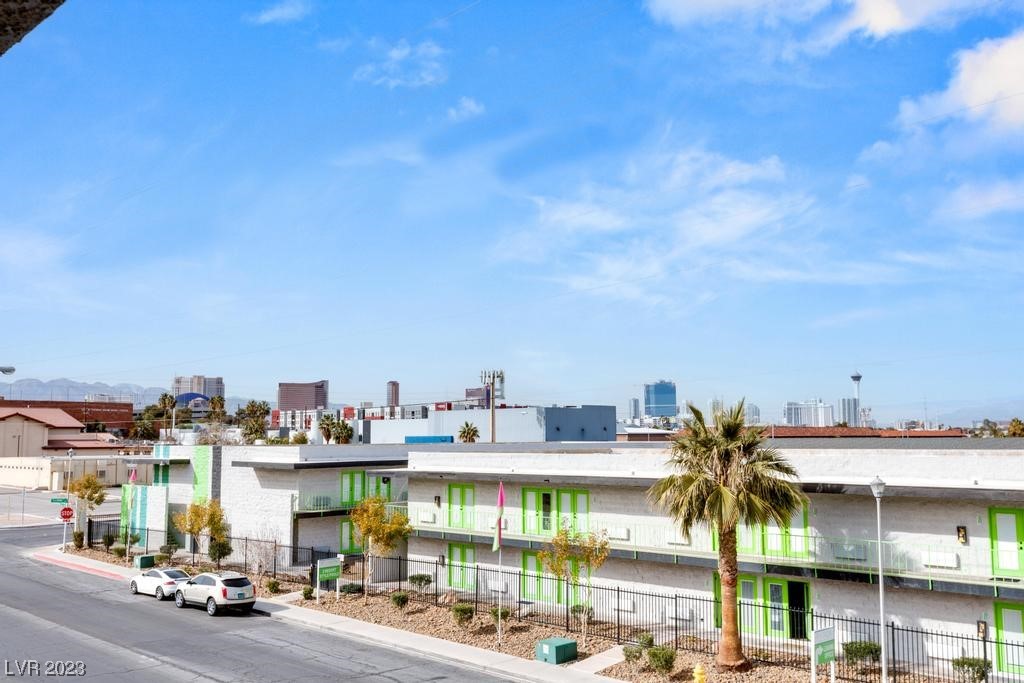 1381 E University Avenue Unit: 307