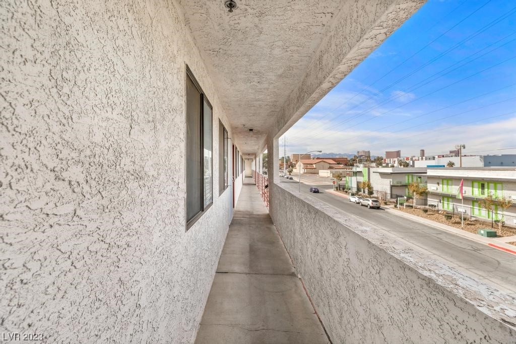1381 E University Avenue Unit: 307