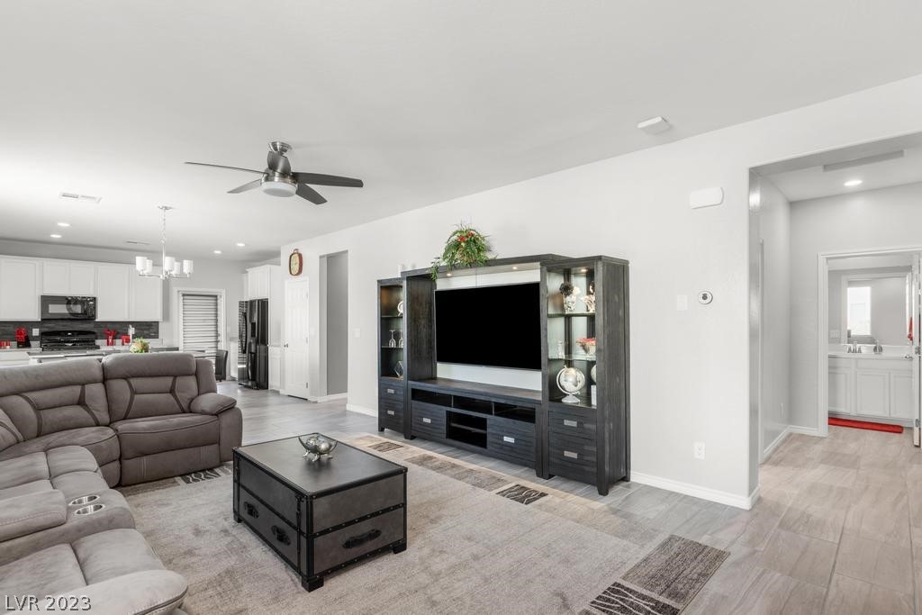 6232 Amber Sunrise Street