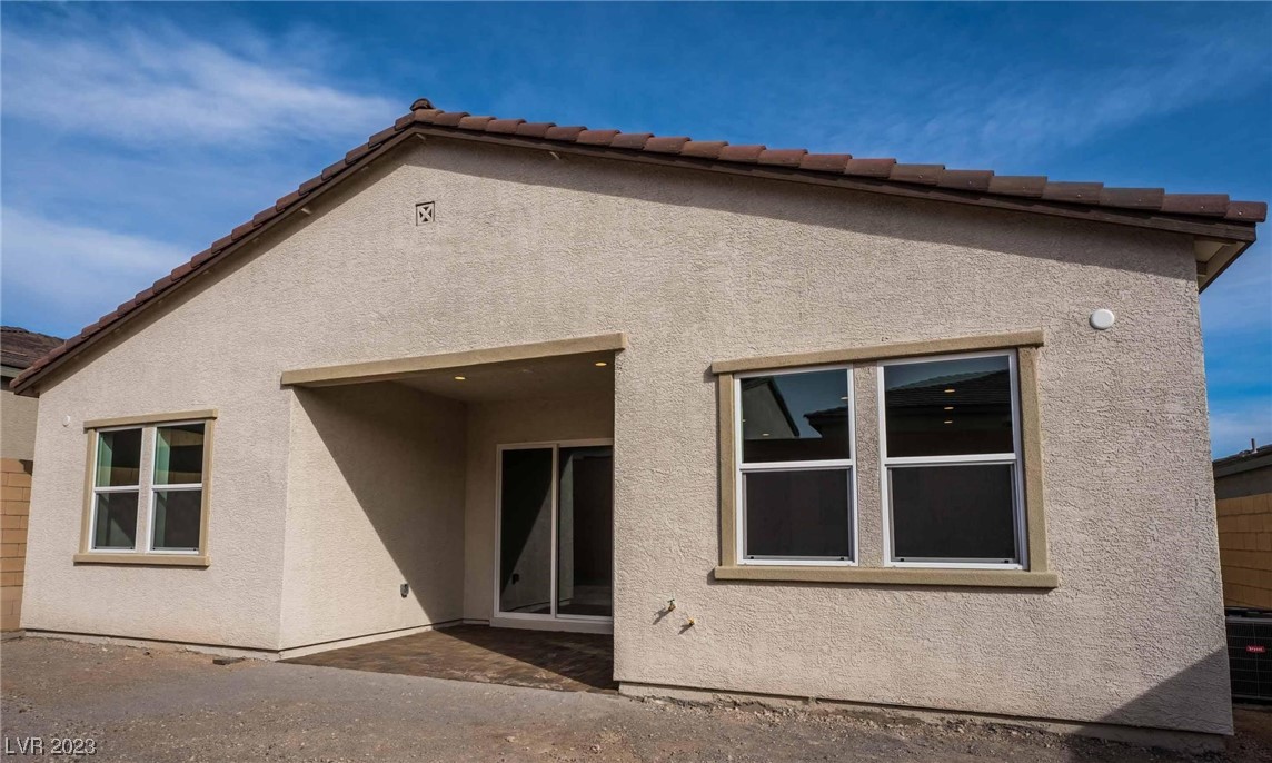 9975 Yetti Stroll Avenue