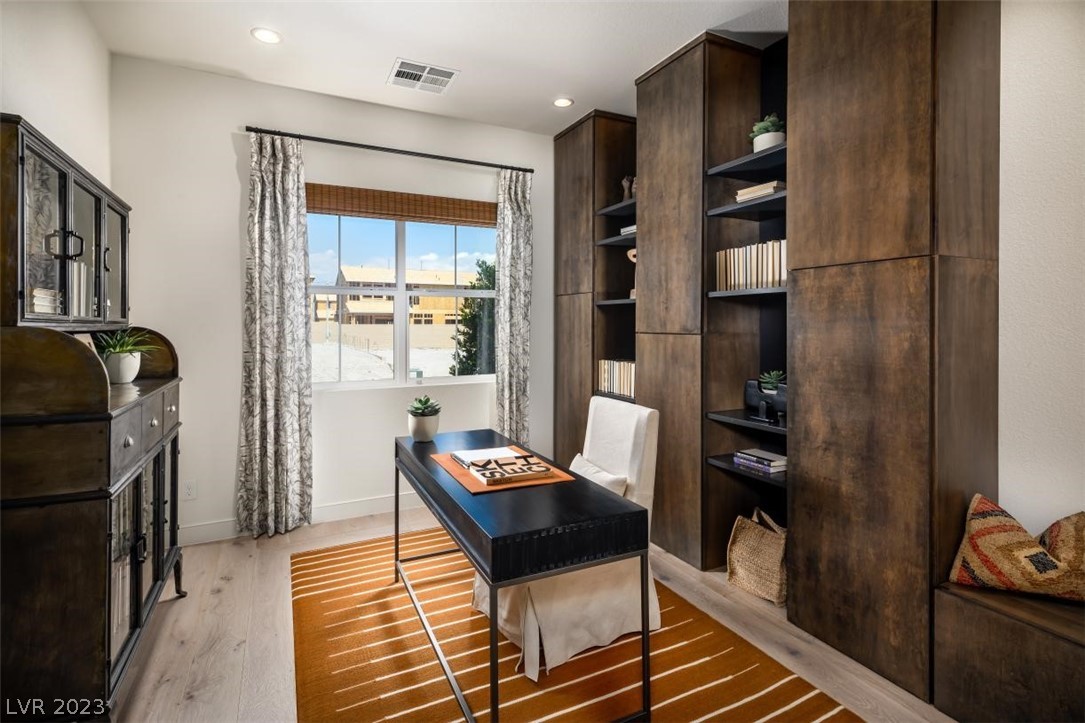 10172 Sequoia Glen Avenue