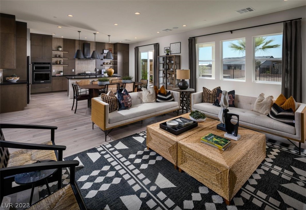 10172 Sequoia Glen Avenue