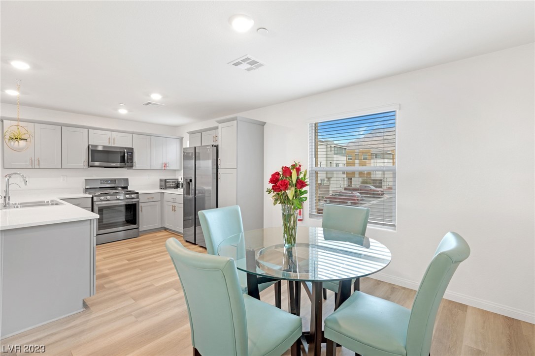 3800 Enchanted Sky Street