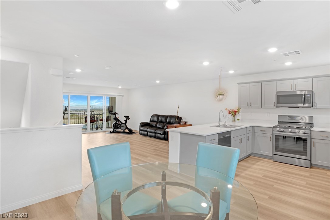 3800 Enchanted Sky Street