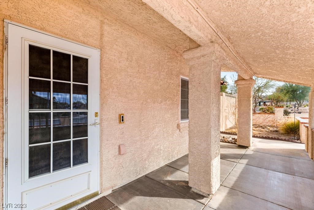 641 W Victory Road