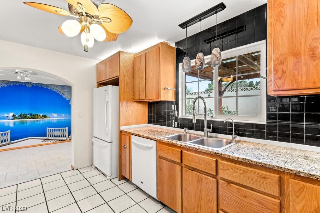 641 W Victory Road