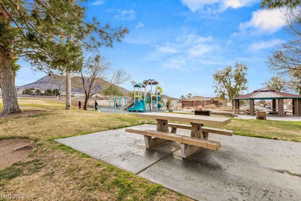 641 W Victory Road