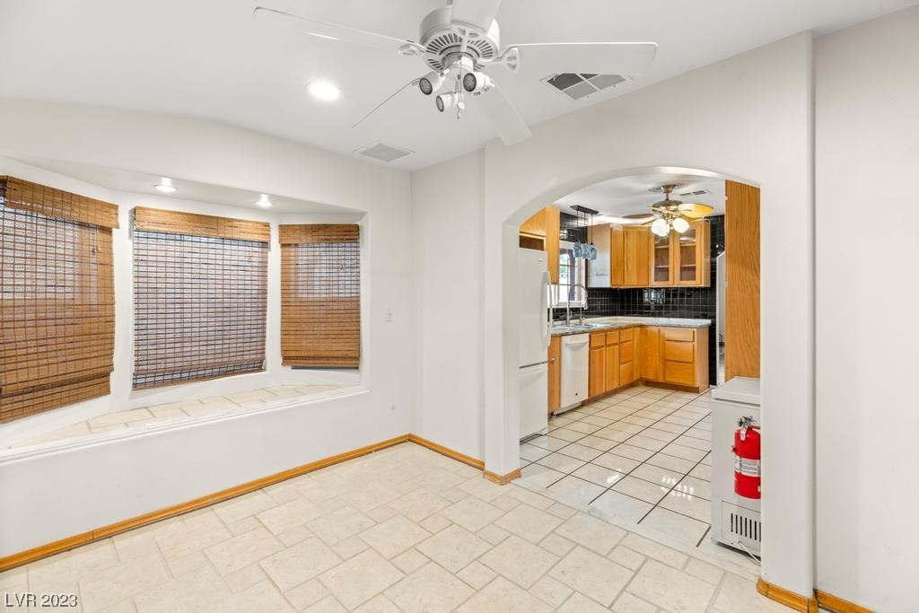 641 W Victory Road