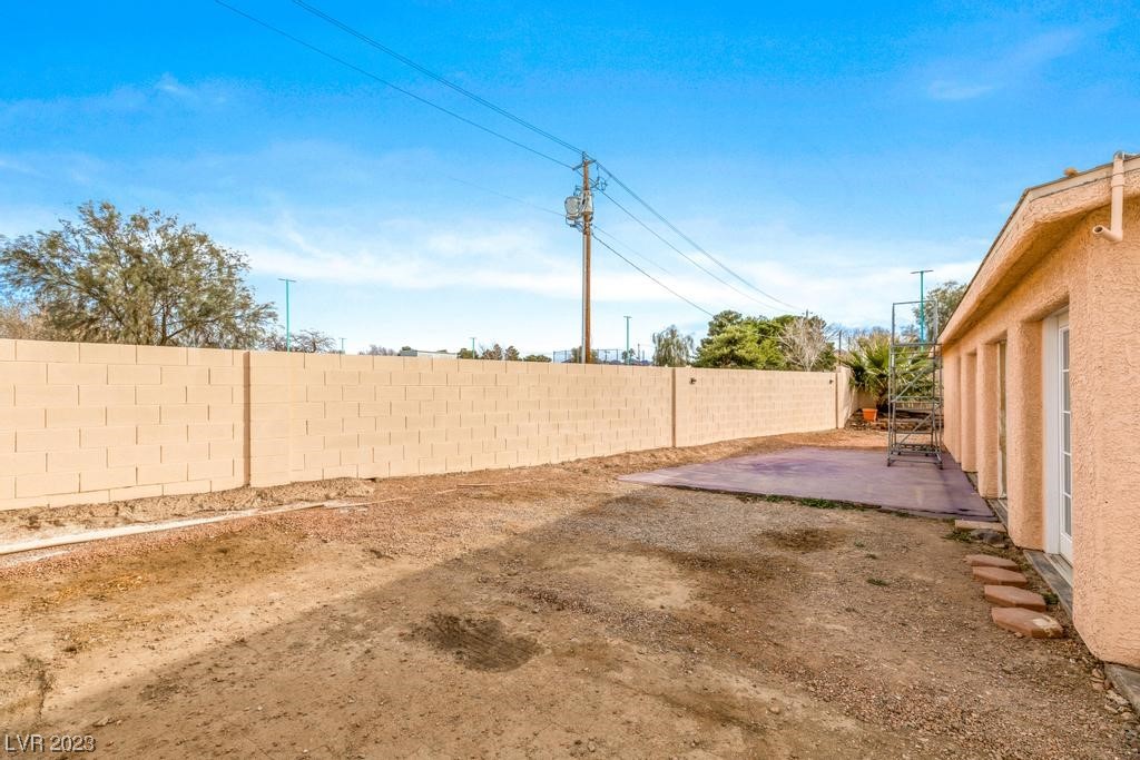 641 W Victory Road