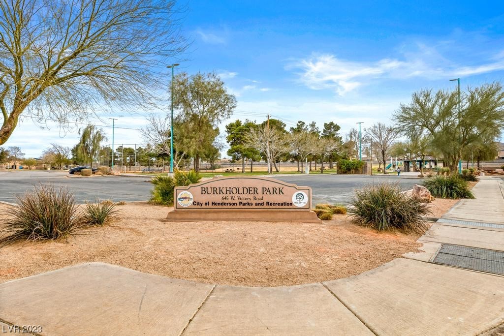 641 W Victory Road