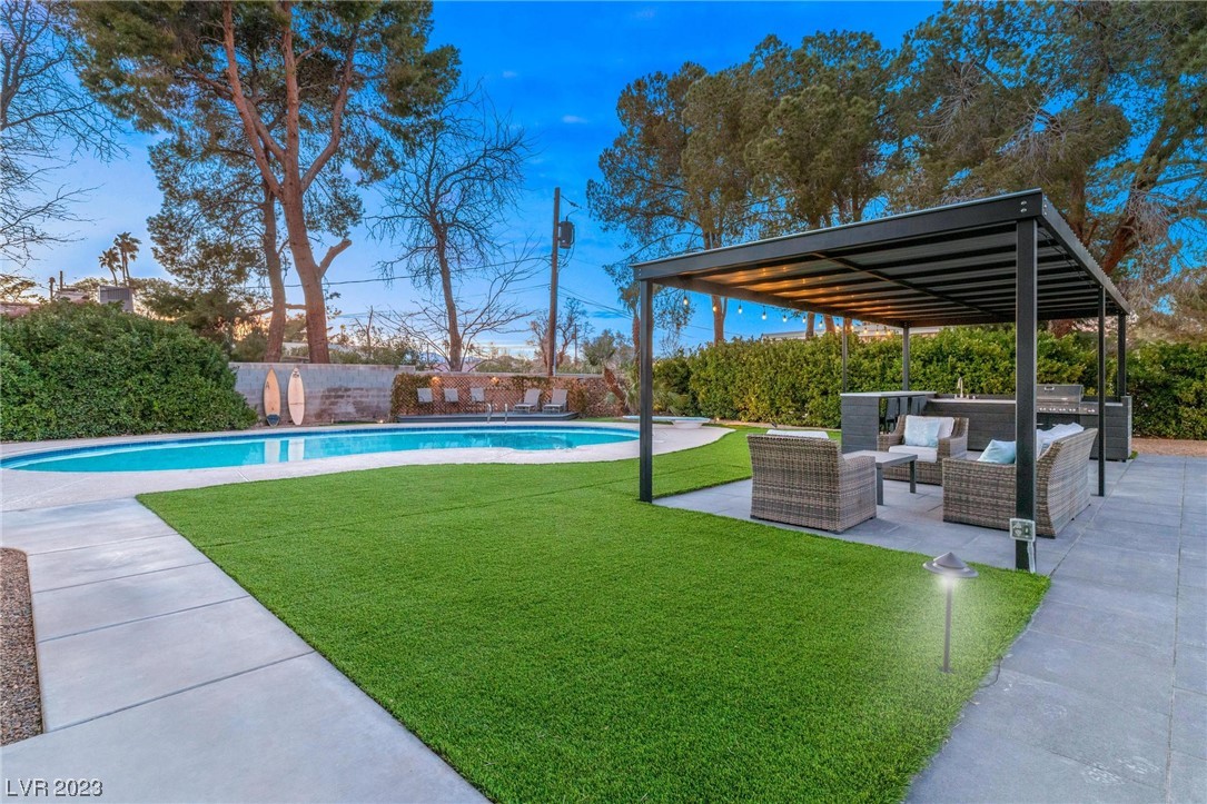 2562 Casey Drive