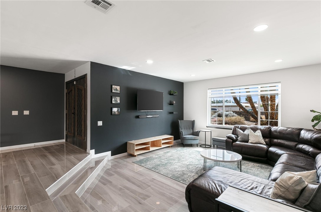 2562 Casey Drive