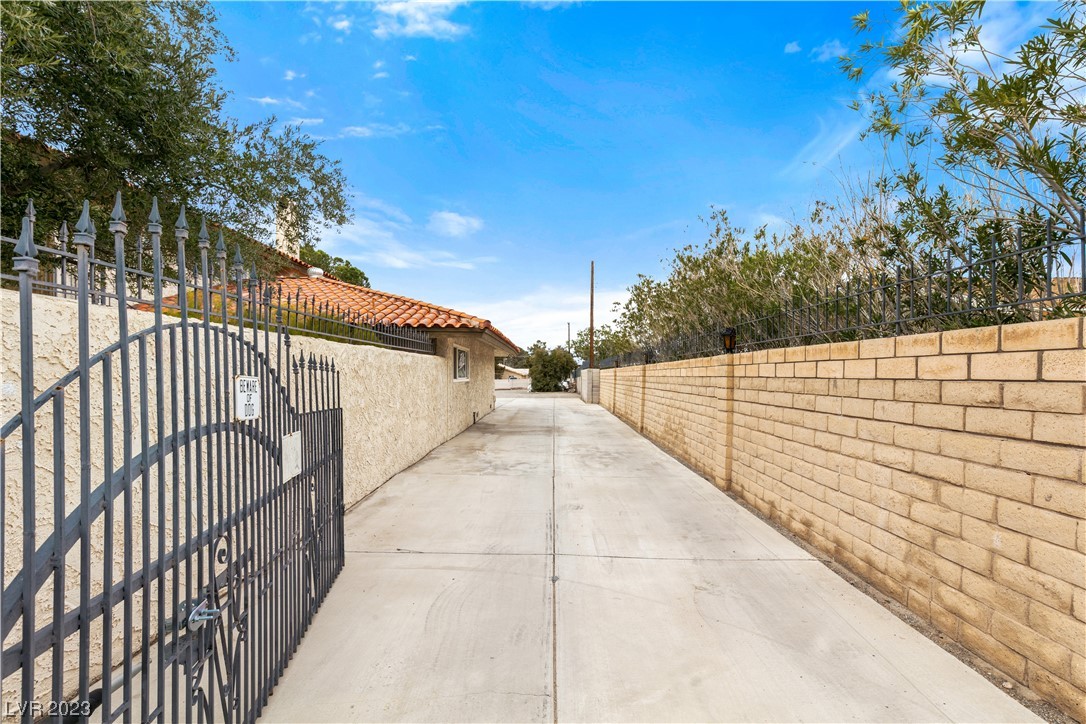 2562 Casey Drive