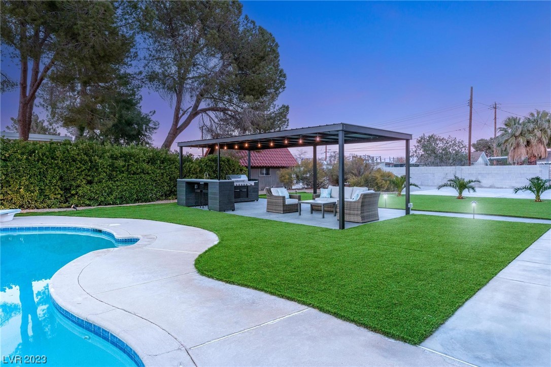 2562 Casey Drive