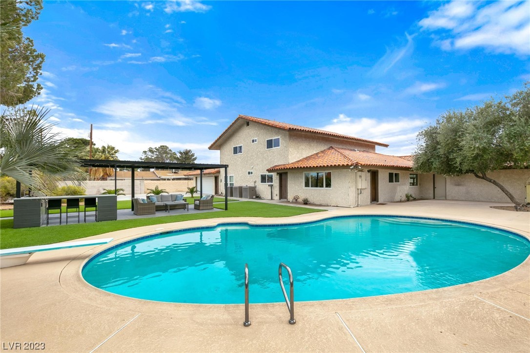 2562 Casey Drive