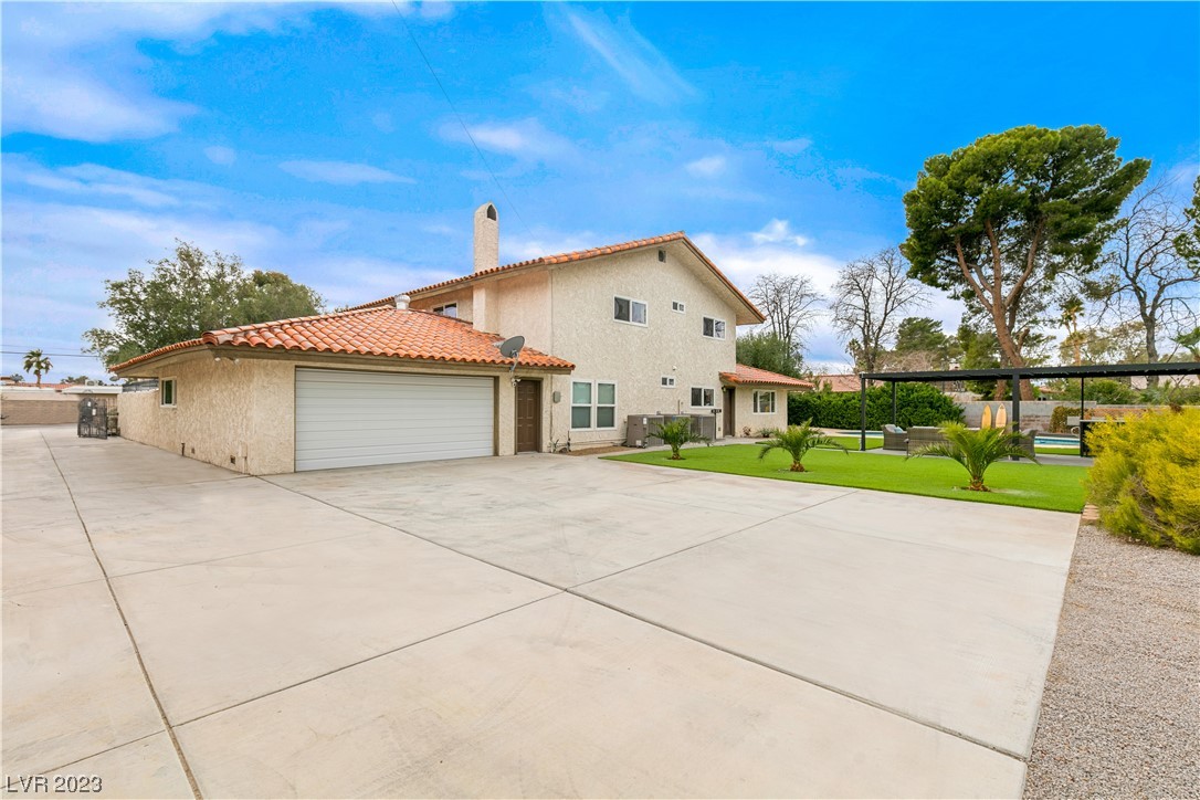 2562 Casey Drive