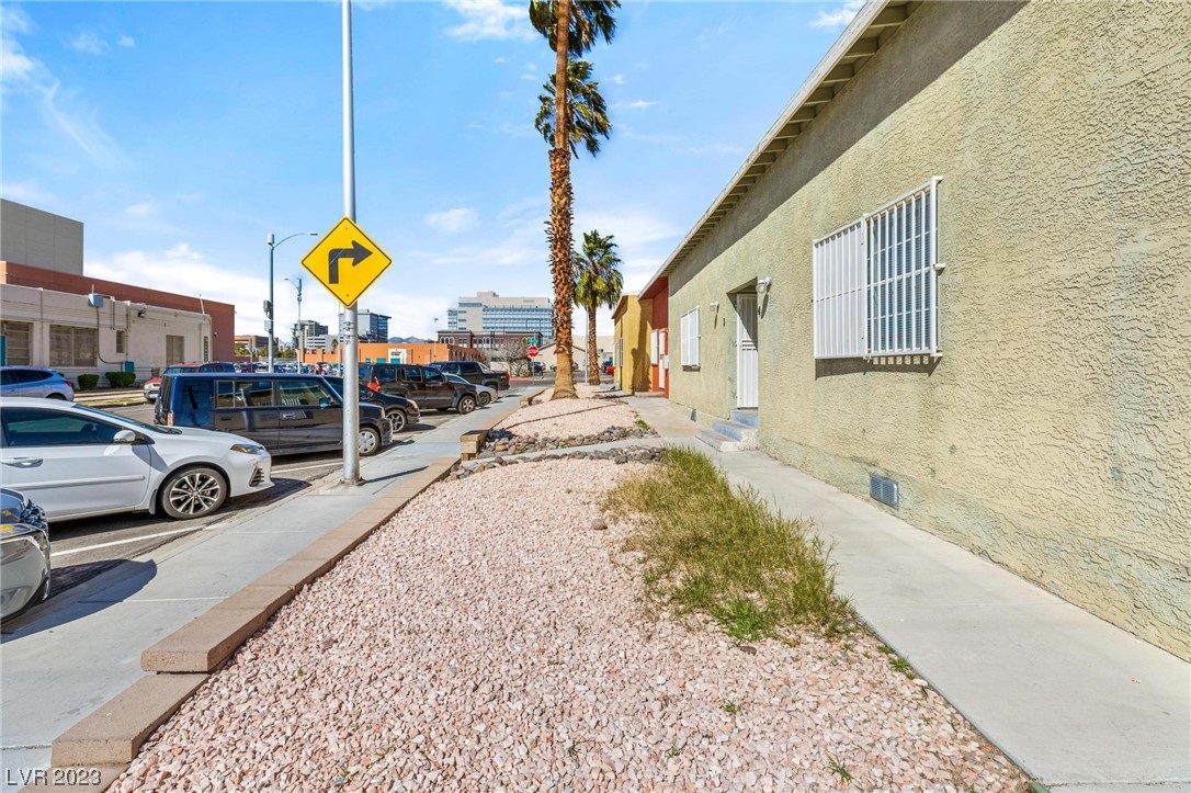 331 S 9th Street
