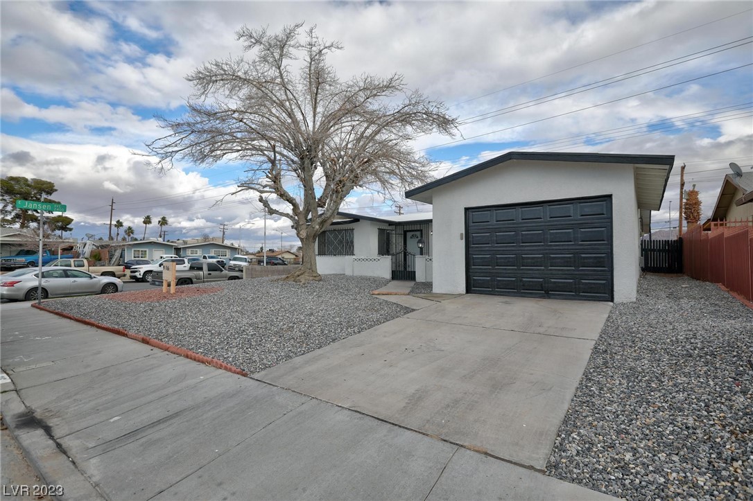 916 N 24th Street