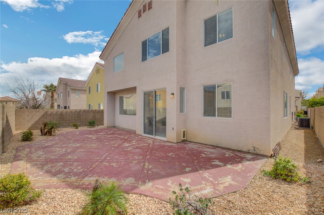 196 Flying Hills Avenue