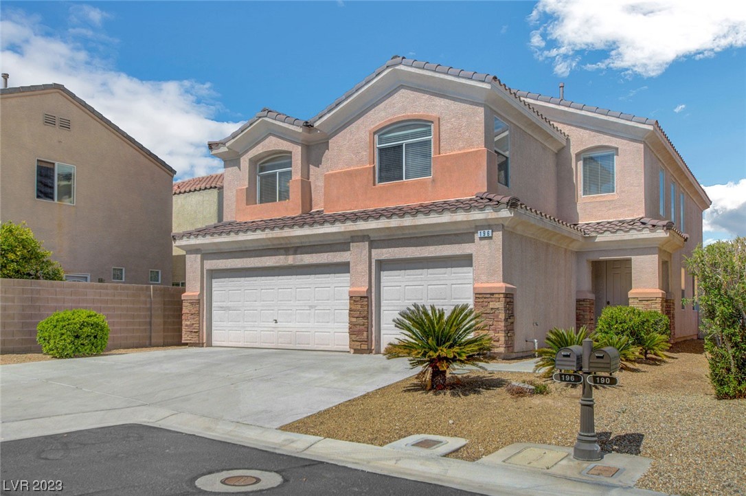 196 Flying Hills Avenue