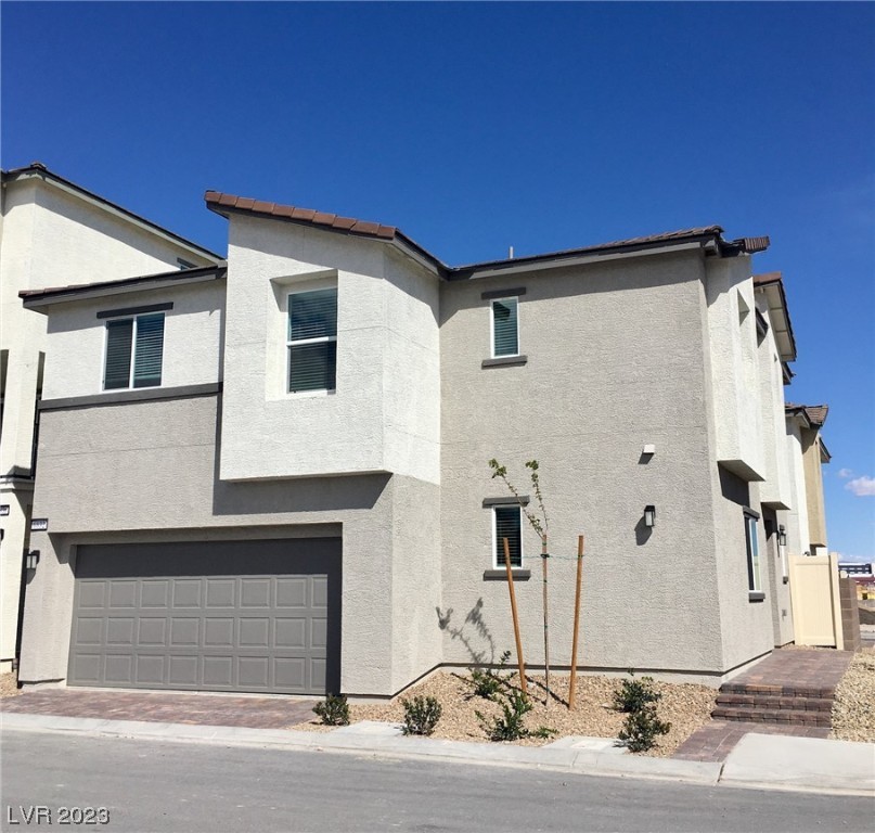6832 Sunflower Fields Street