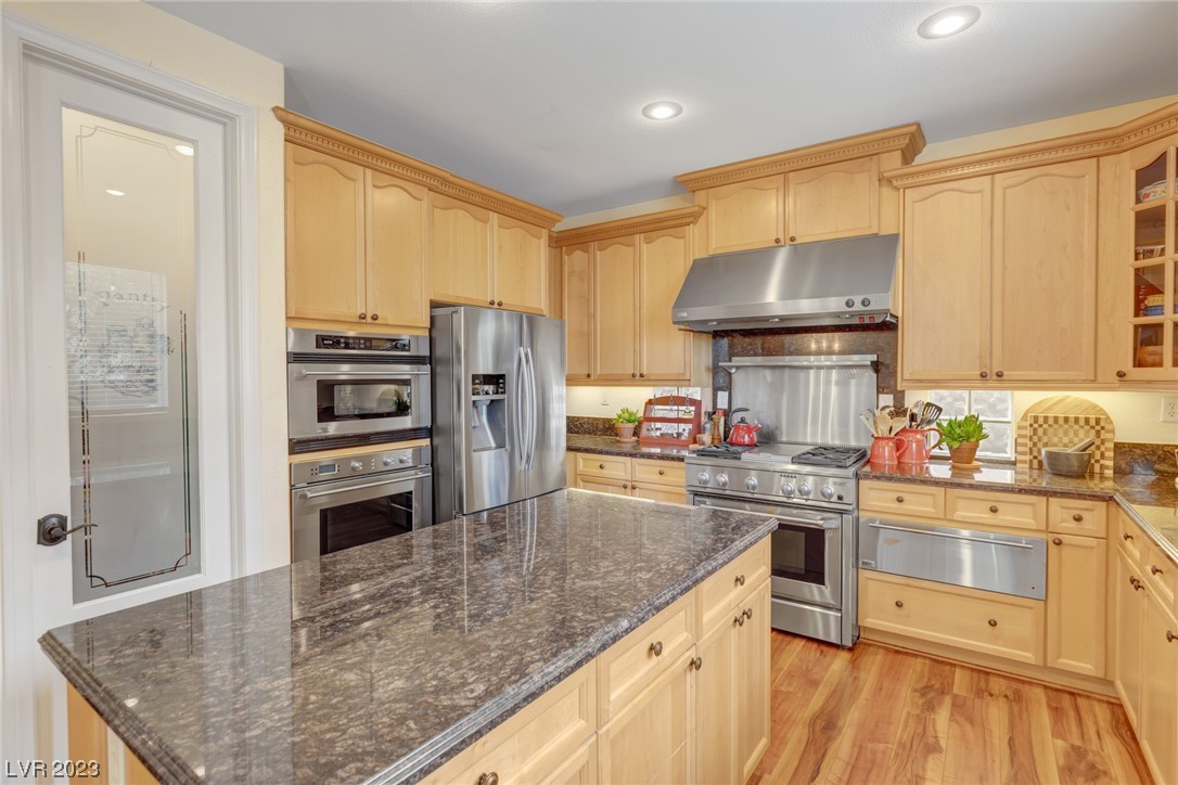 9408 Arcadia Woods Court