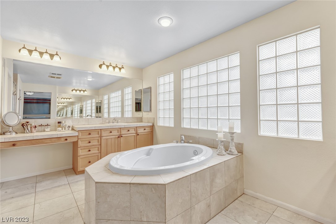 9408 Arcadia Woods Court