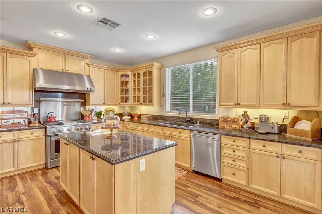9408 Arcadia Woods Court