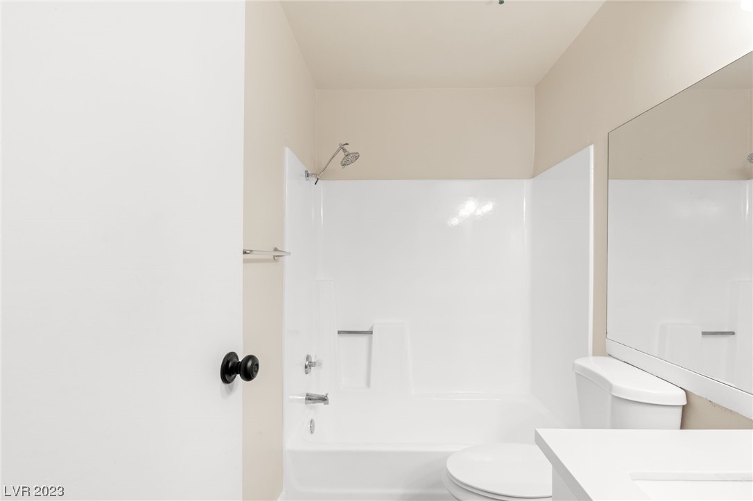 1381 E University Avenue Unit: 207