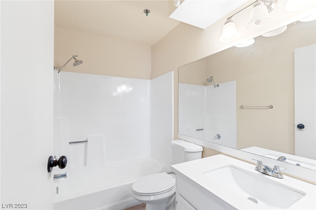 1381 E University Avenue Unit: 207