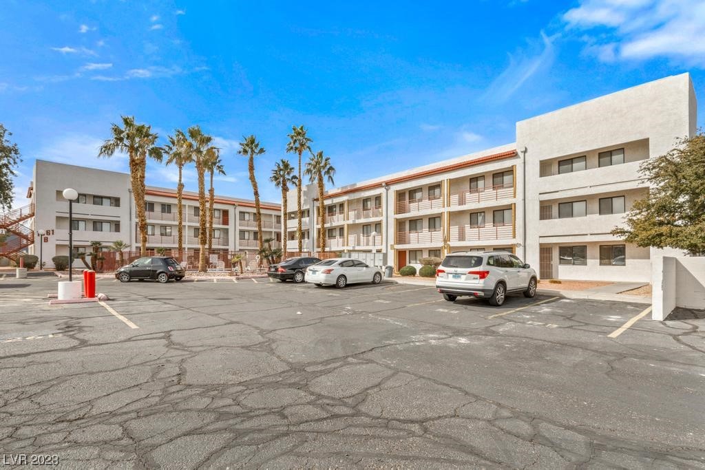 1381 E University Avenue Unit: 207