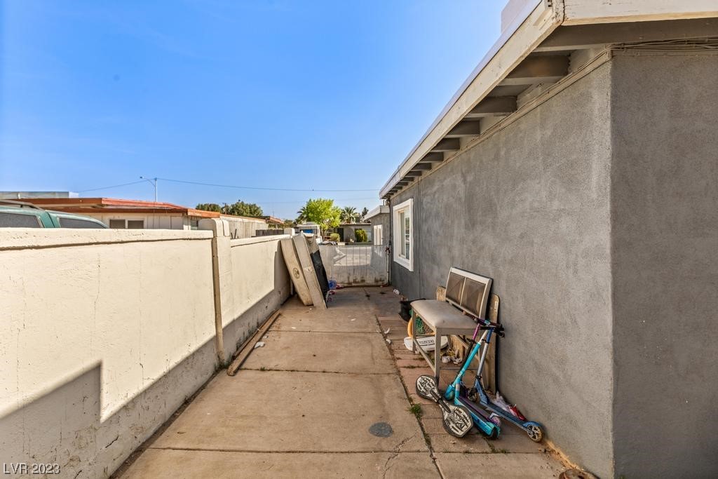 1616 Oakwood Avenue