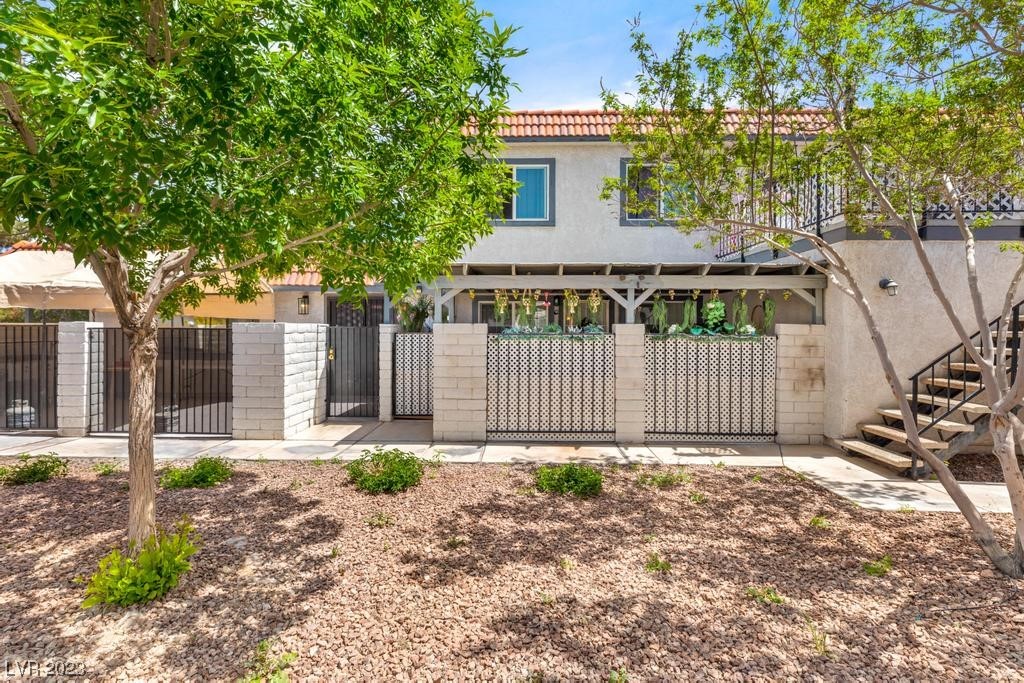 1109 Willow Tree Drive Unit: C