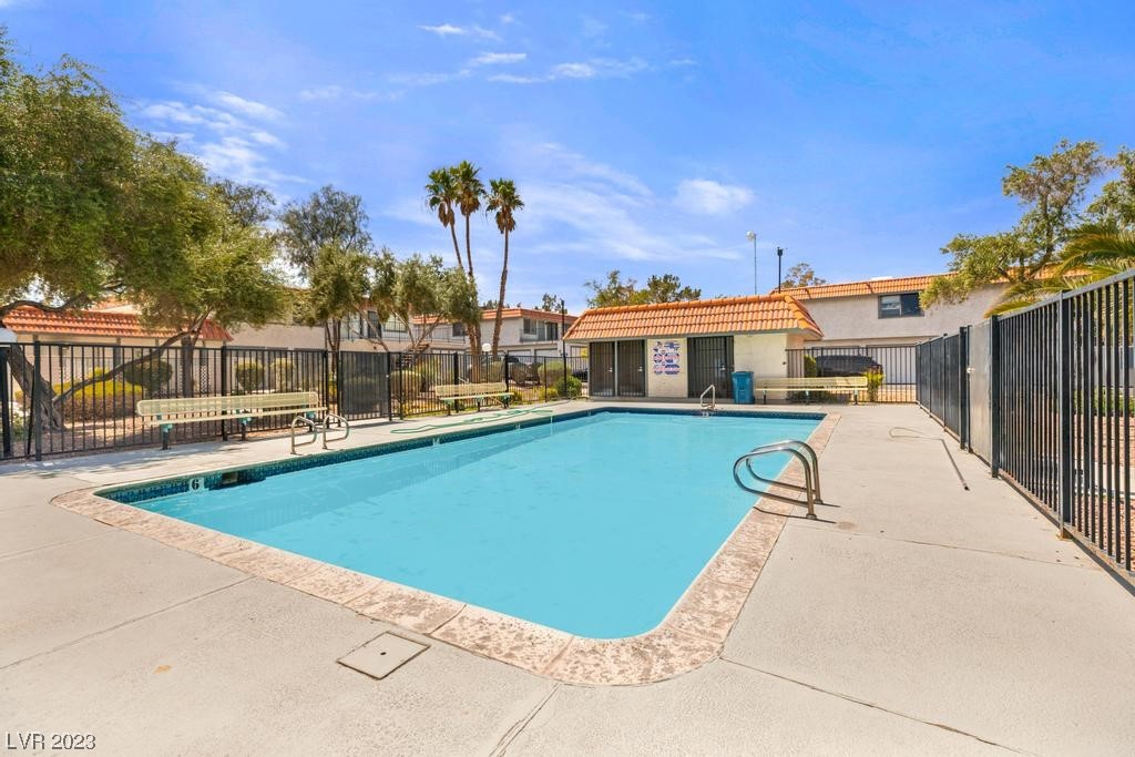 1109 Willow Tree Drive Unit: C