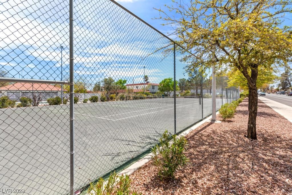 1109 Willow Tree Drive Unit: C