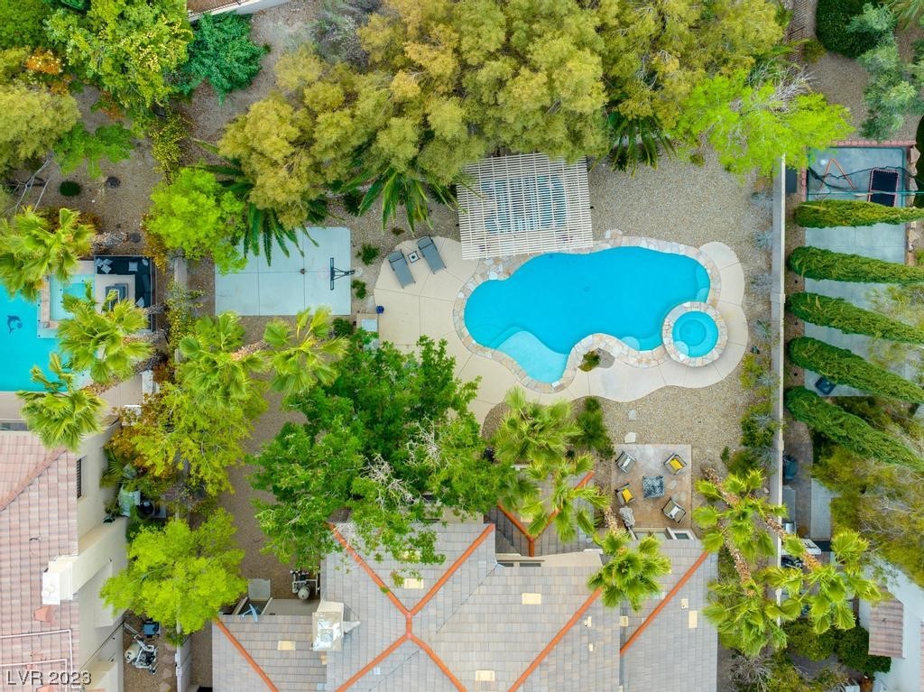 1401 Saintsbury Drive