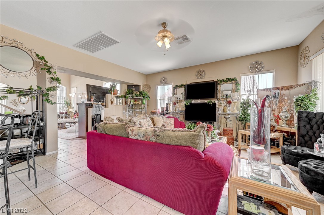 1425 N Hollywood Boulevard
