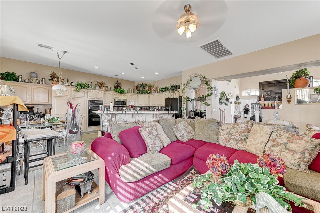 1425 N Hollywood Boulevard