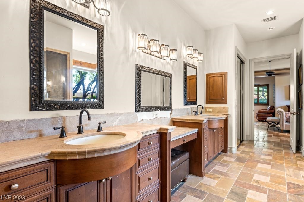 10838 Willow Heights Drive