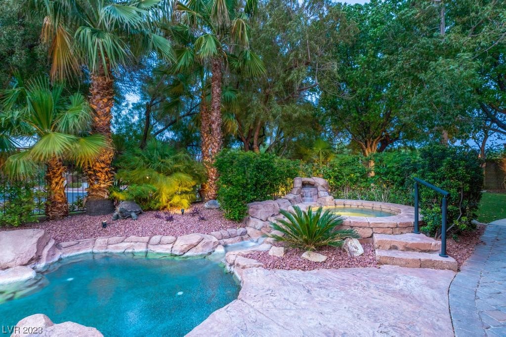 10838 Willow Heights Drive