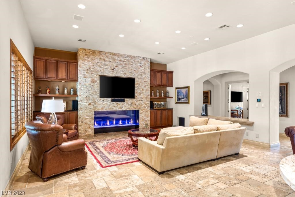 10838 Willow Heights Drive