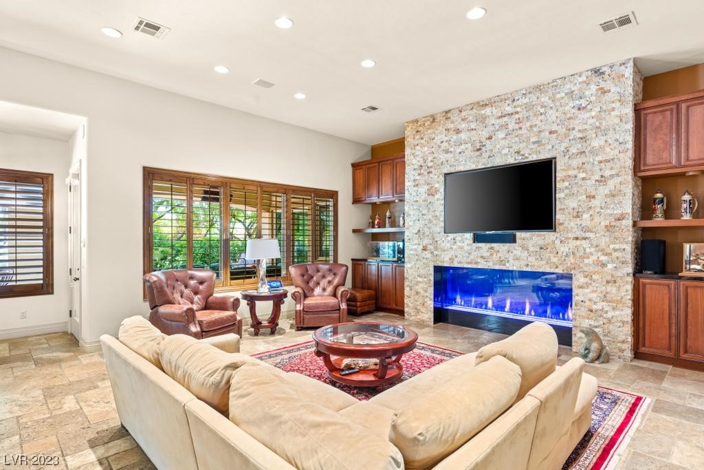 10838 Willow Heights Drive