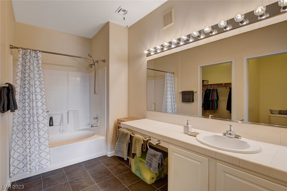 900 Domnus Lane Unit: 202