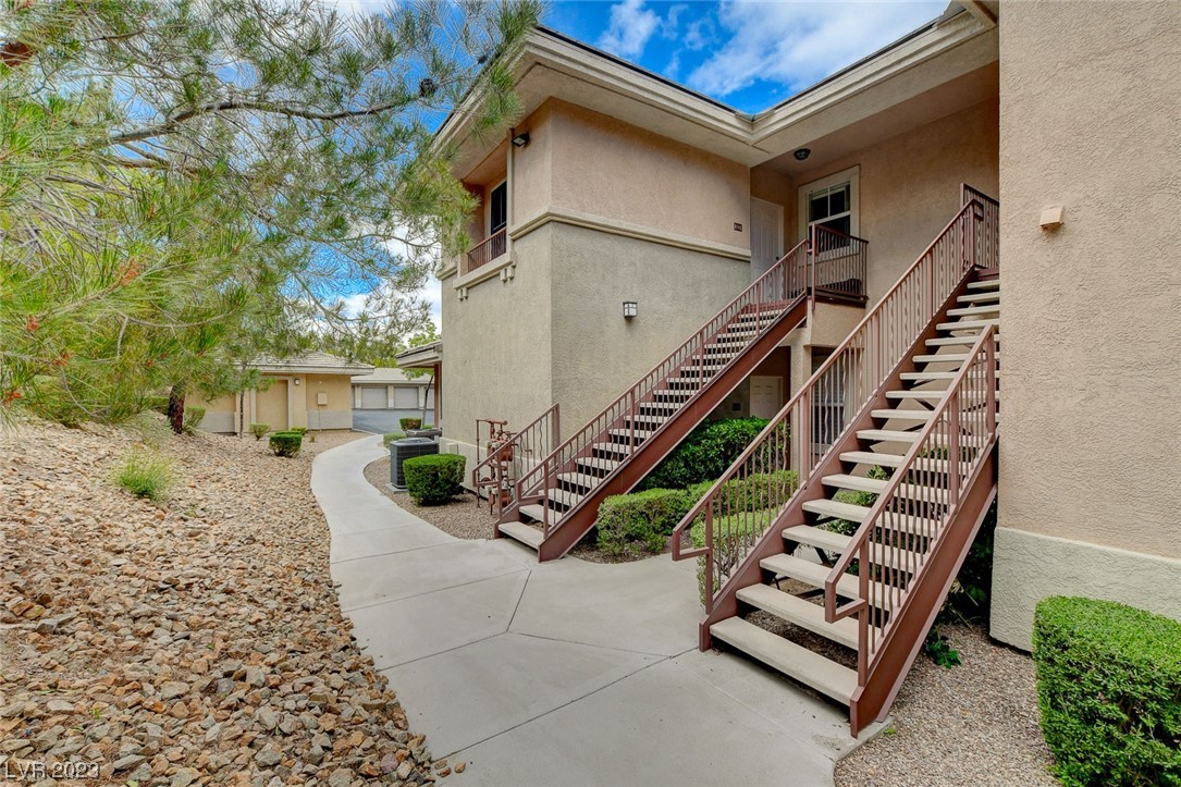 900 Domnus Lane Unit: 202