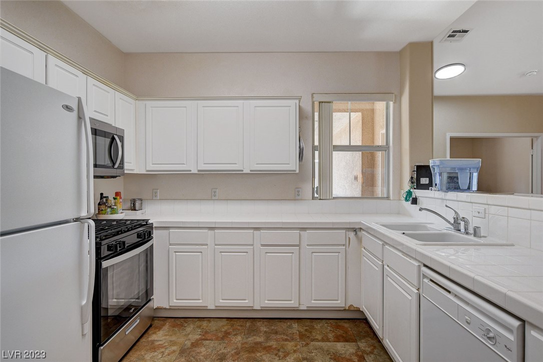 900 Domnus Lane Unit: 202