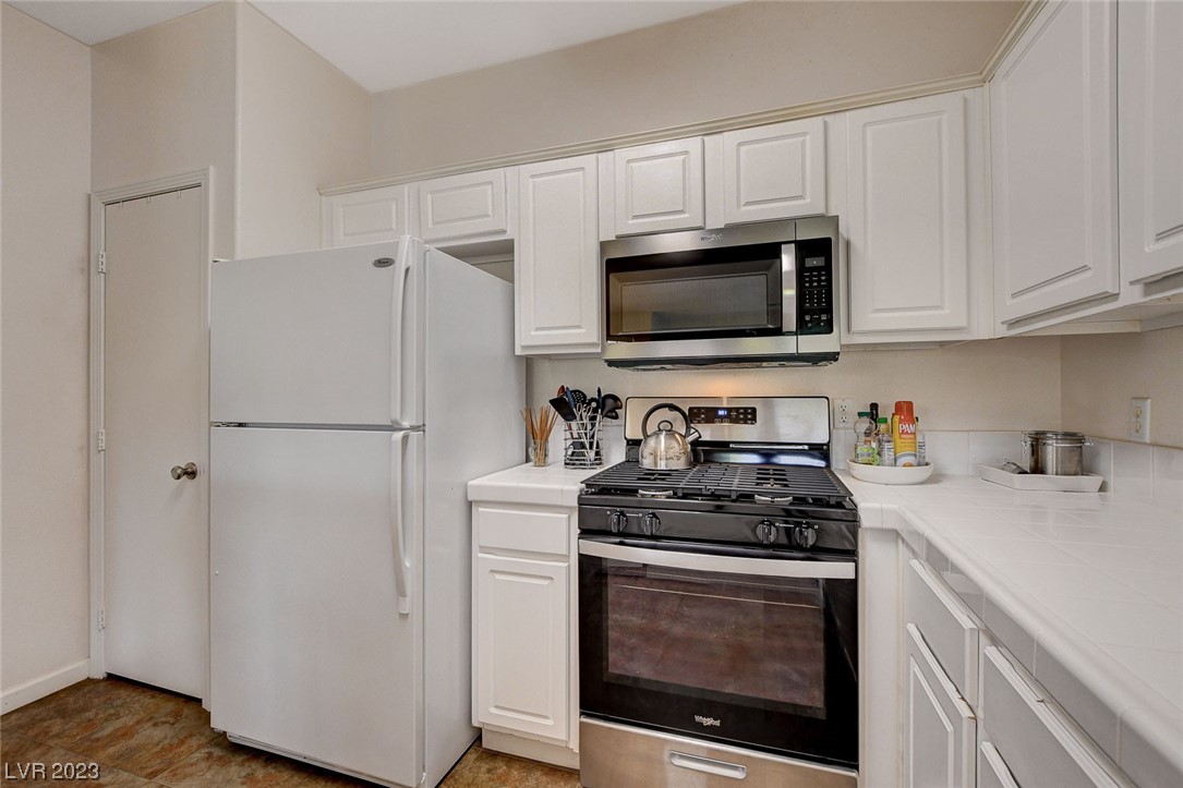 900 Domnus Lane Unit: 202