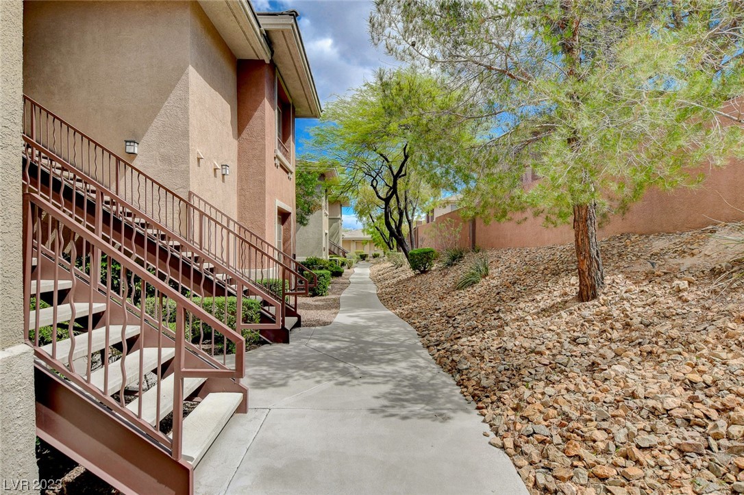 900 Domnus Lane Unit: 202