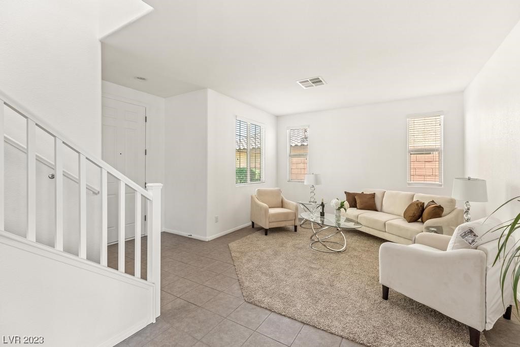 1637 Luna Vista Place
